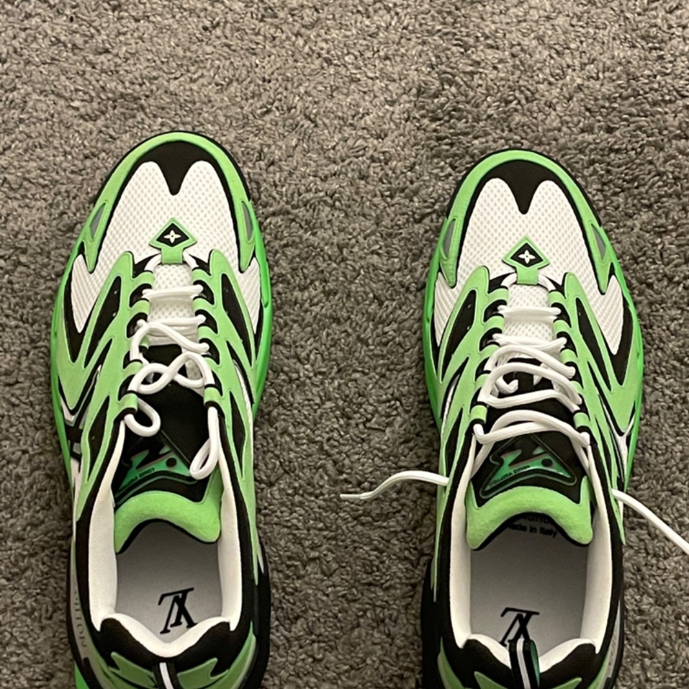 LV RUNNER TATIC SNEAKER - Picture 4 of 6